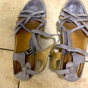 Ecco purple sandalias